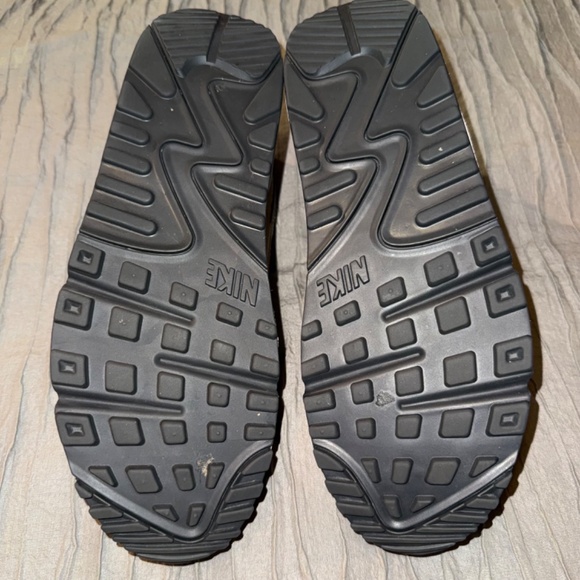 EUC - Nike Women's Air Max Size 9 - Picture 8 of 12